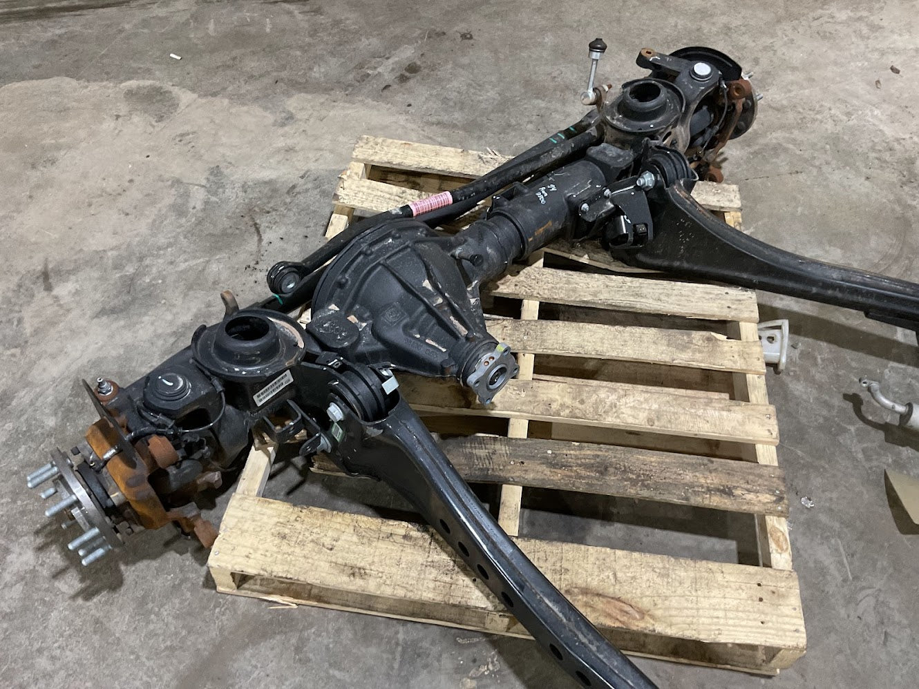 2024 RAM 2500 4X4 FRONT AXLE 3.73 GEAR RATIO