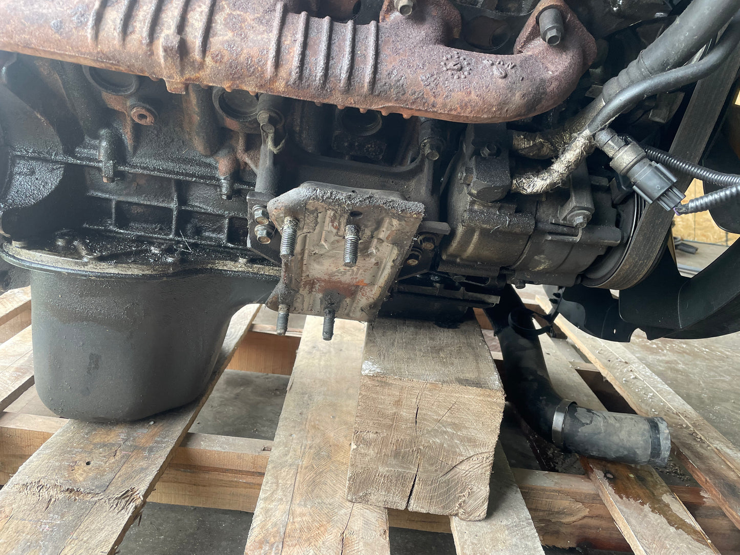 2004-2007 FORD 6.0 POWERSTROKE DIESEL ENGINE (STUDDED)
