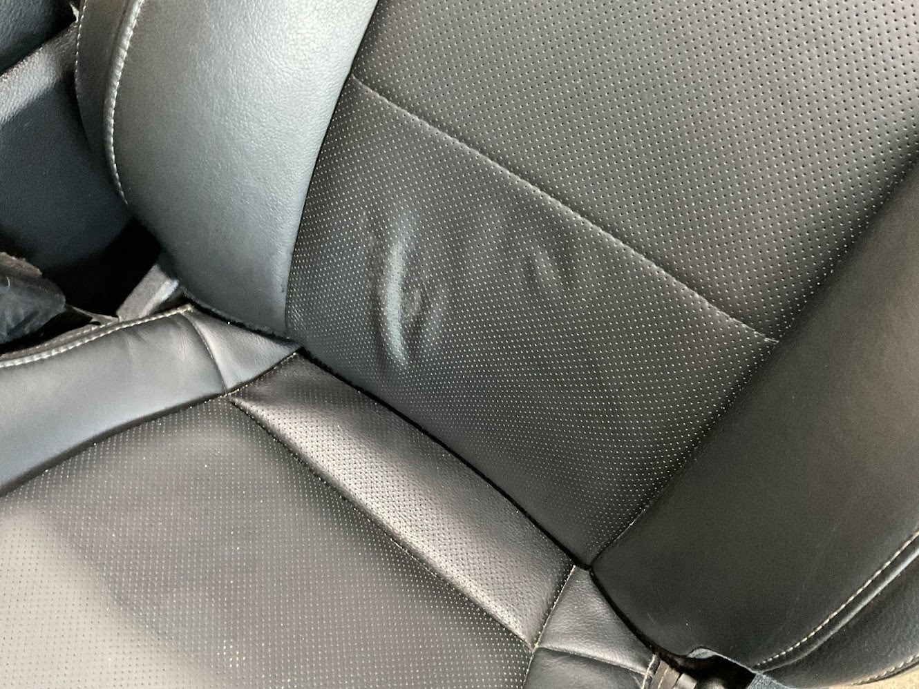 17-2022 FORD F250,F350,F450,F550 CREW CAB LARIAT LEATHER SEATS WITH CONSOLE