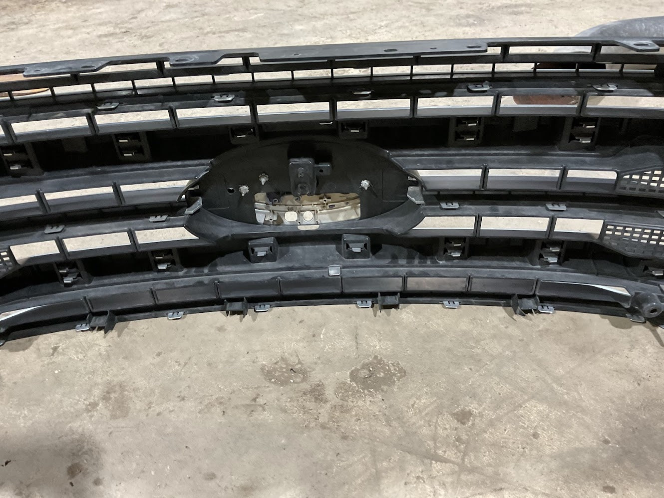 2020-2022 FORD F250F350 SUPER DUTY PLATINUM OEM GRILL
