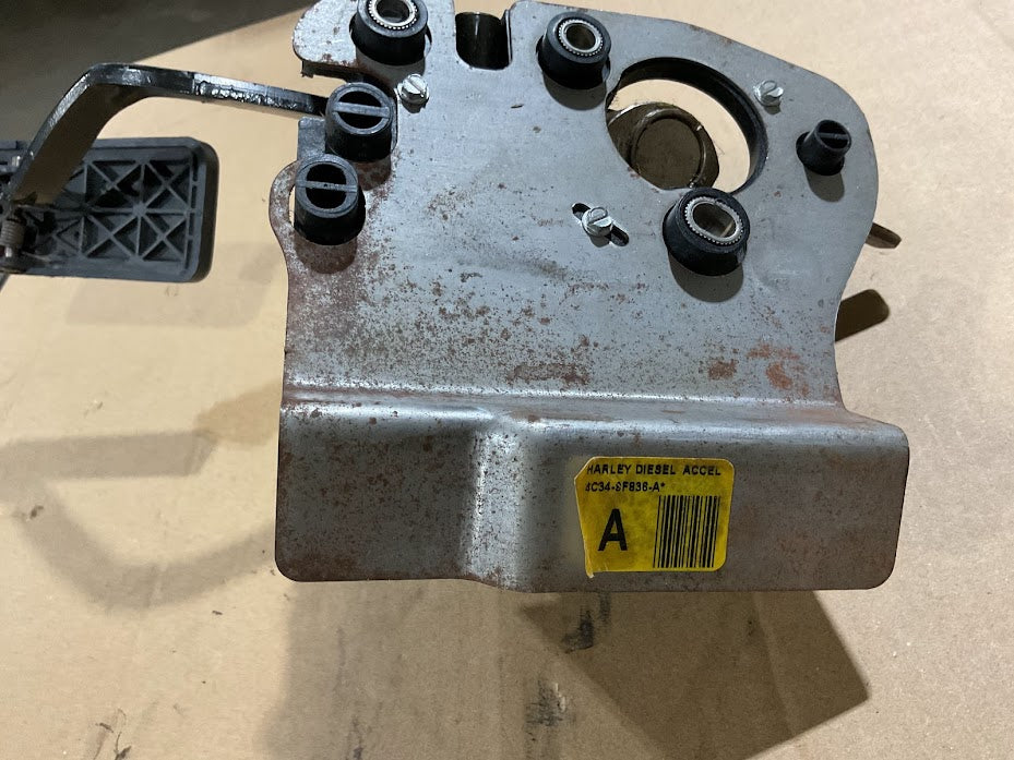 2003-2007 FORD F250 F350 F450 HARLEY DAVIDSON PEDAL ASSEMBLY 4C34-9F836-A