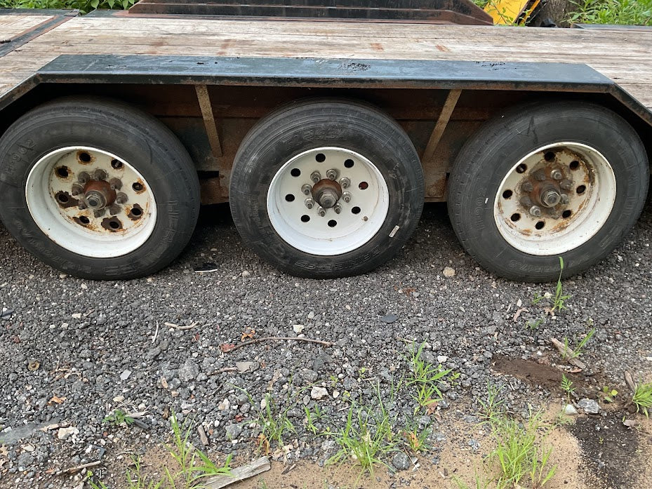 2017 H&H TRAILERS 26 ft gooseneck TILT trailer