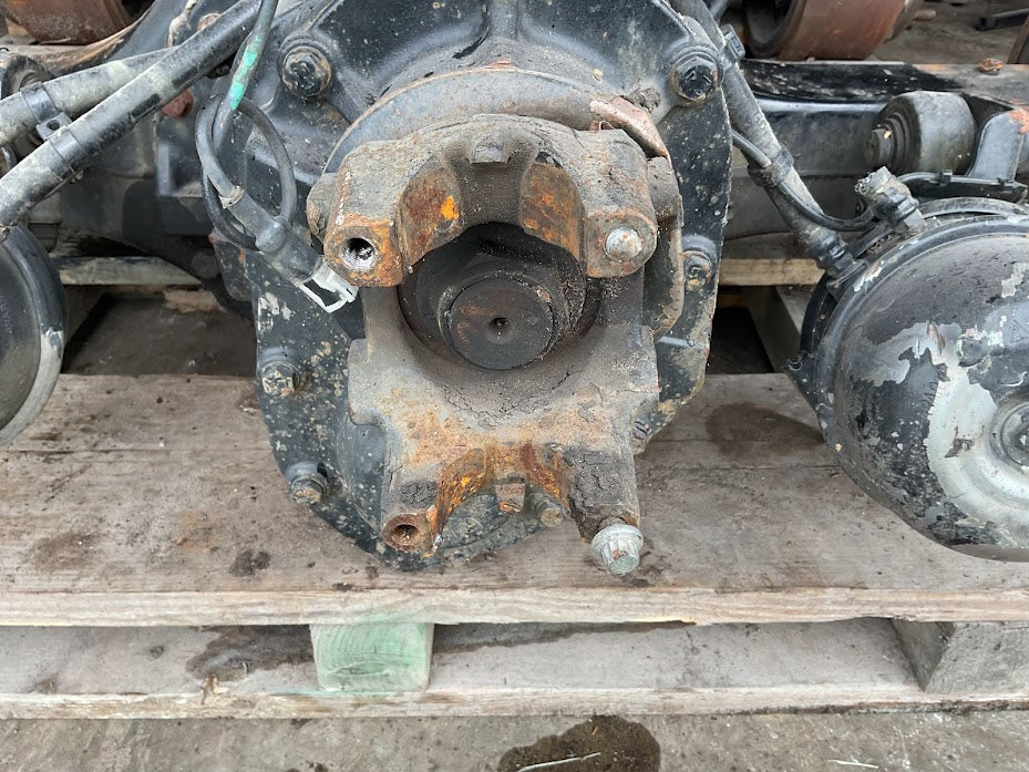 2020 international SEMI NAVISTAR L2 MERITOR rear axle and power divider 2.79 gear ratio