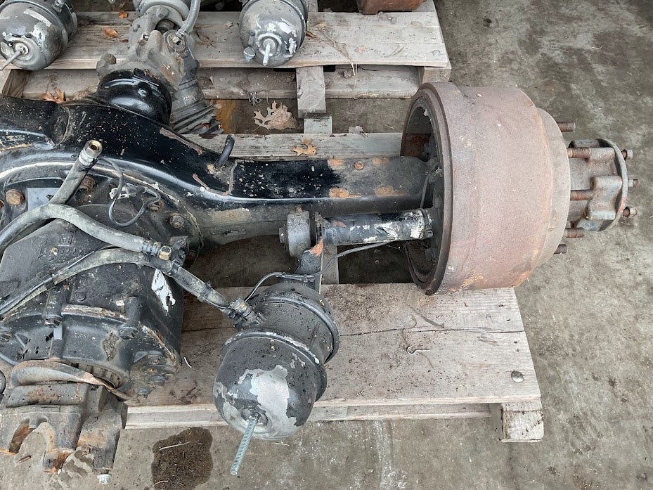 2020 international SEMI NAVISTAR L2 MERITOR rear axle and power divider 2.79 gear ratio