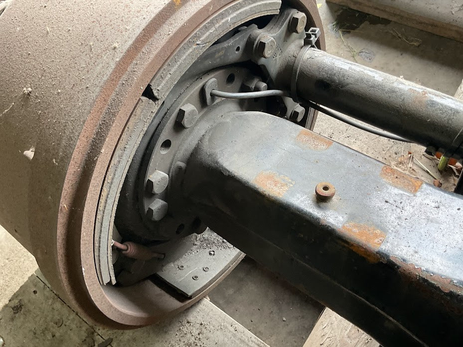 2020 international SEMI NAVISTAR L2 MERITOR rear axle and power divider 2.79 gear ratio