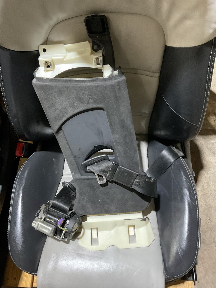 2007-2010 AUDI S8 SEATS FRONT AND REAR