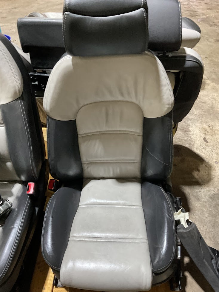 2007-2010 AUDI S8 SEATS FRONT AND REAR