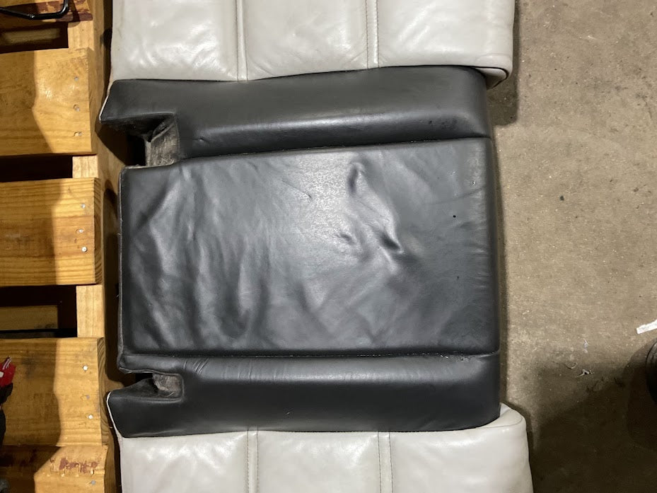2007-2010 AUDI S8 SEATS FRONT AND REAR