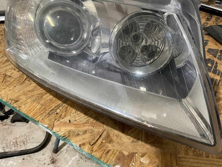 2007-2010 Audi S8 oem right side headlight 4E0-941-004