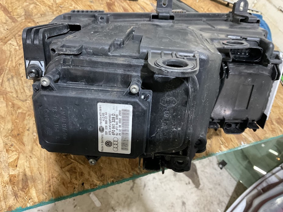 2007-2010 Audi S8 oem right side headlight 4E0-941-004
