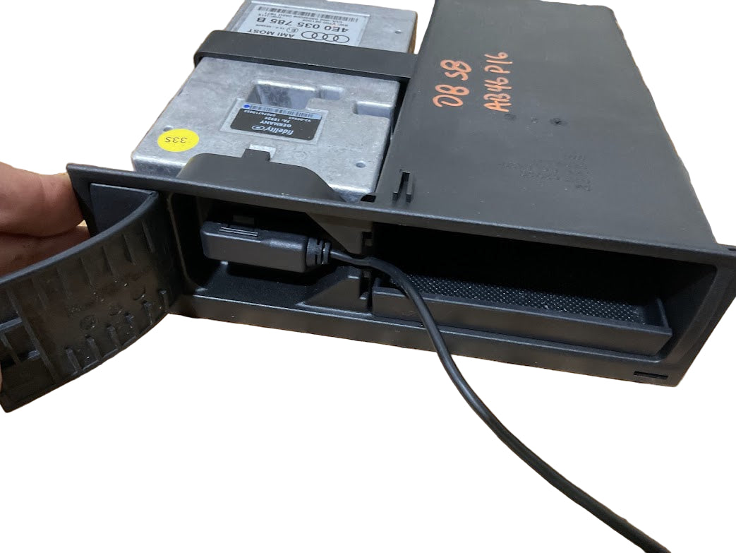 2006-2010 Audi AMI Music Interface Aux Port Control Module Computer