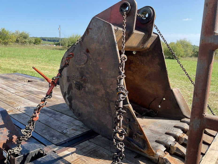 USED ESCO EXCAVATOR 40 INCH BUCKET REMOVED FROM A LINK BELT 3400