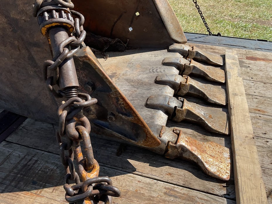 USED ESCO EXCAVATOR 40 INCH BUCKET REMOVED FROM A LINK BELT 3400