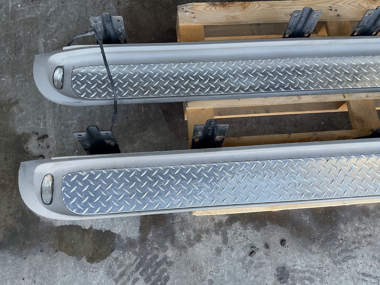 99-2007 F250 F350 SUPERDUTY KING RANCH RUNNING BOARDS/STEPS