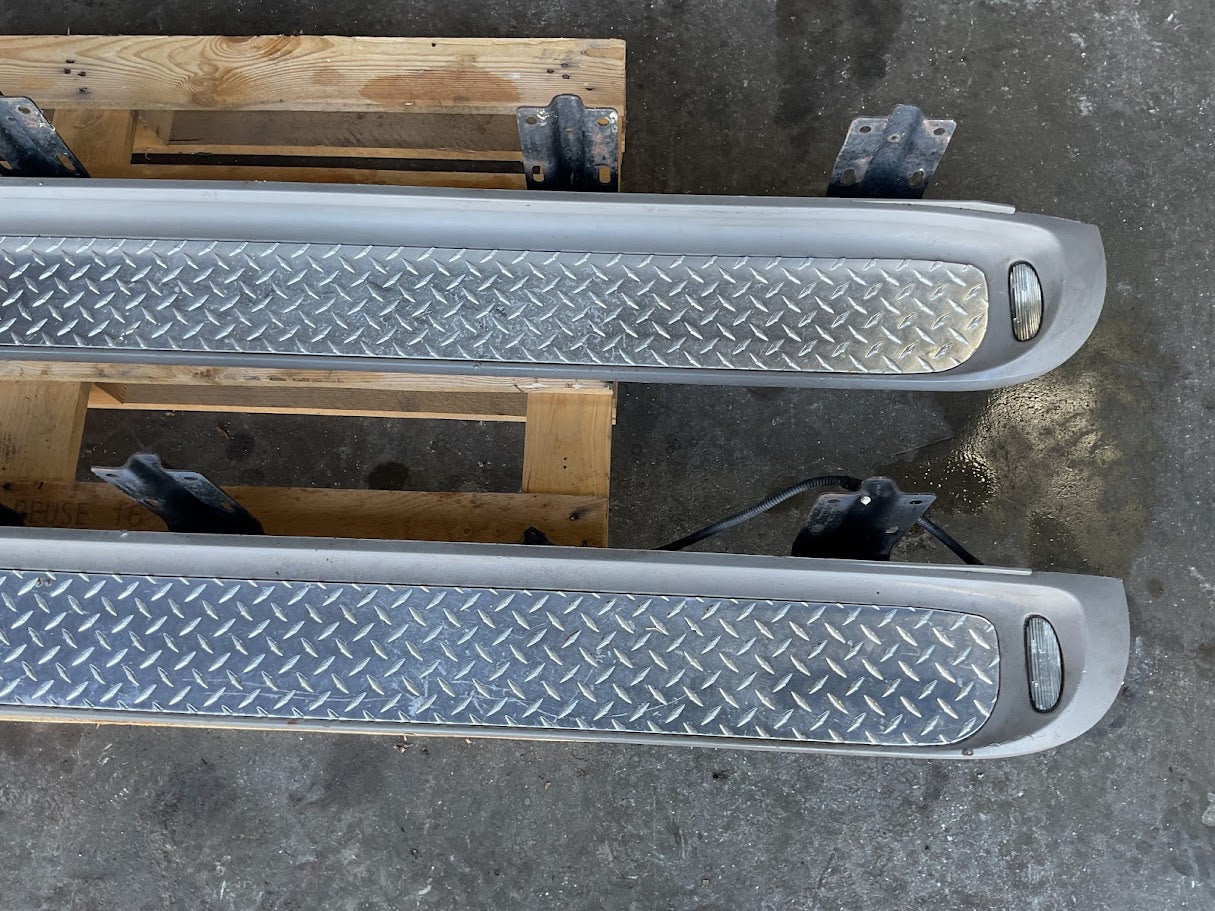 99-2007 F250 F350 SUPERDUTY KING RANCH RUNNING BOARDS/STEPS
