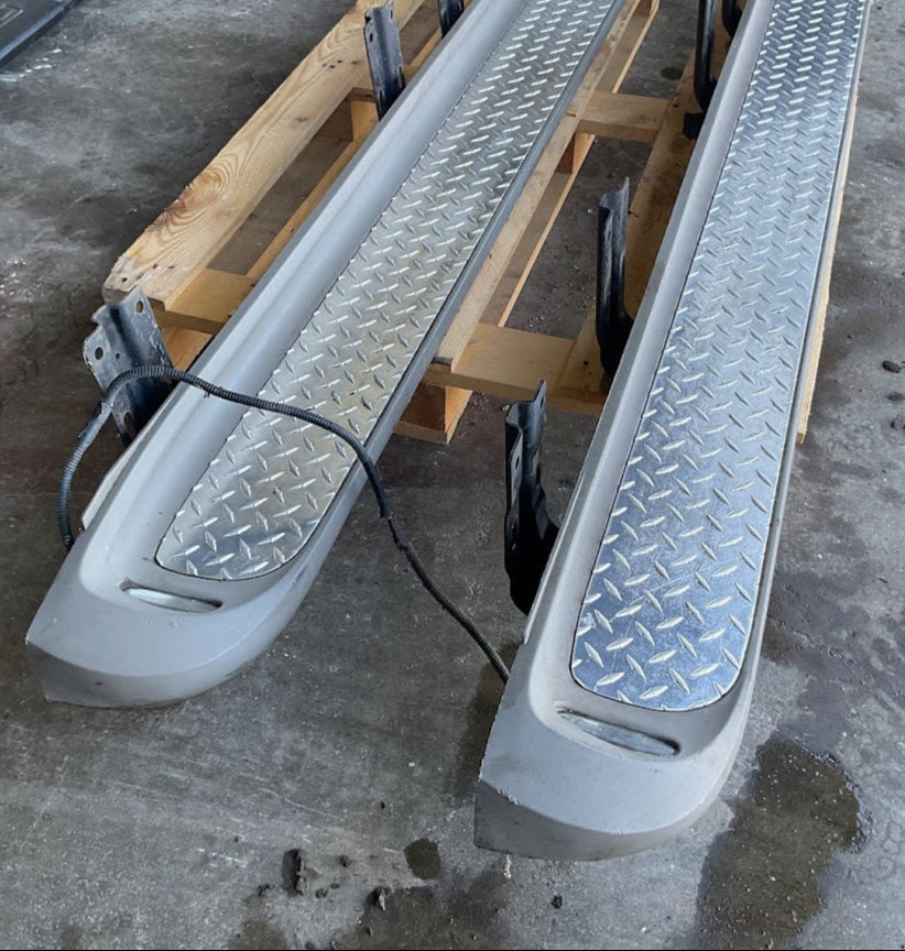 99-2007 F250 F350 SUPERDUTY KING RANCH RUNNING BOARDS/STEPS