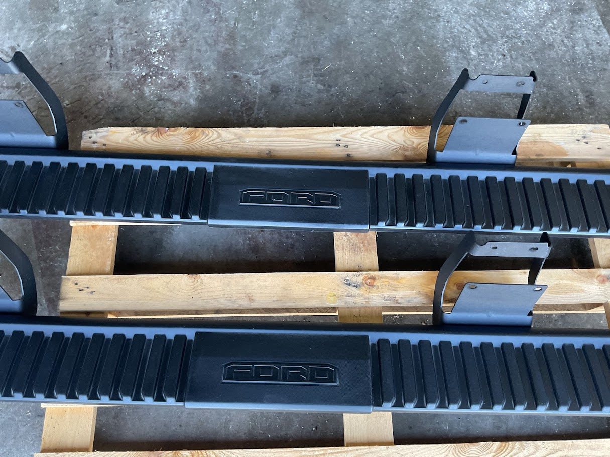 2017 FORD F150 F350 F350 F40 F550 SUPERDUTY OEM RUNNING BOARDS/STEP