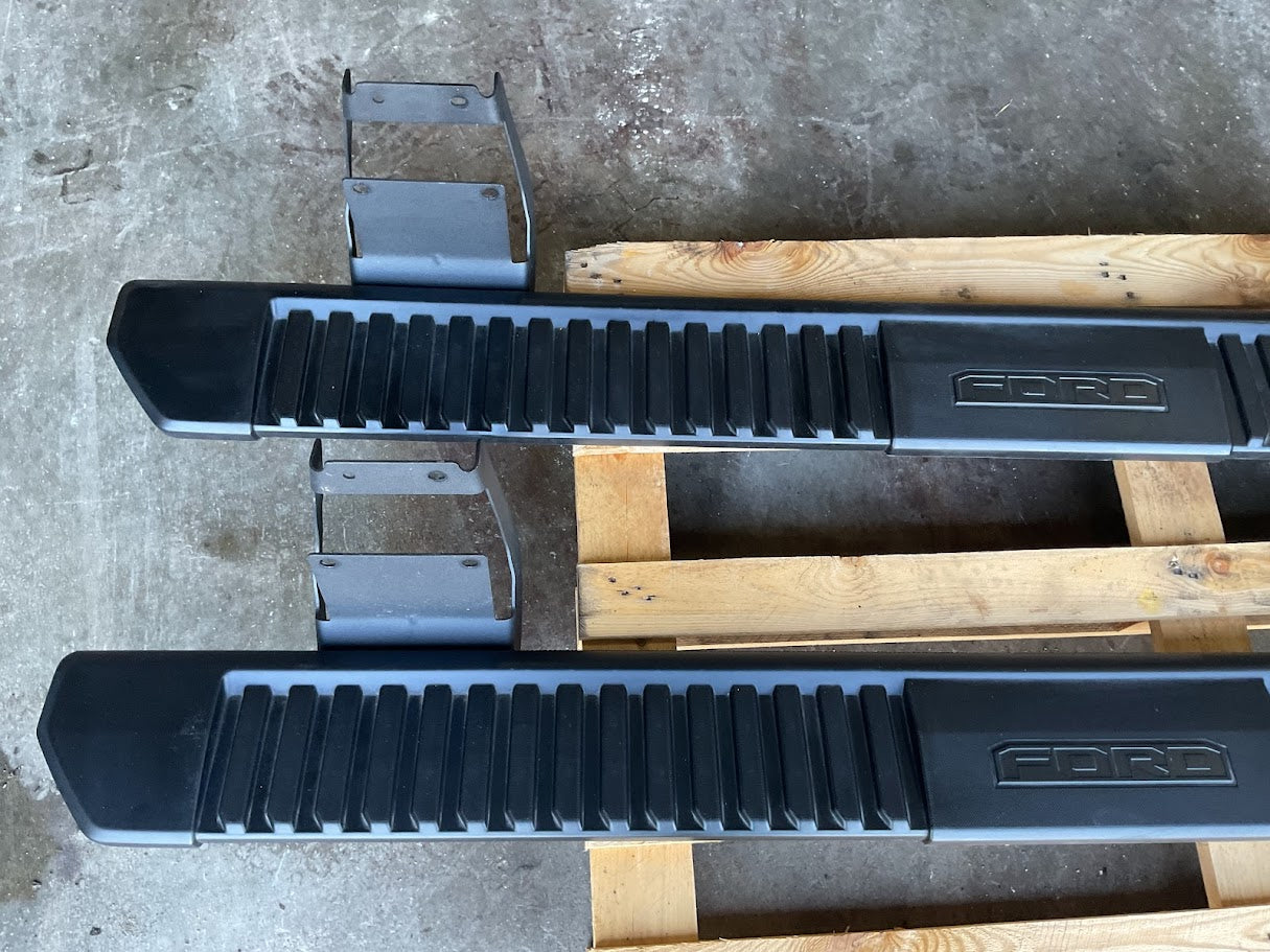 2017 FORD F150 F350 F350 F40 F550 SUPERDUTY OEM RUNNING BOARDS/STEP