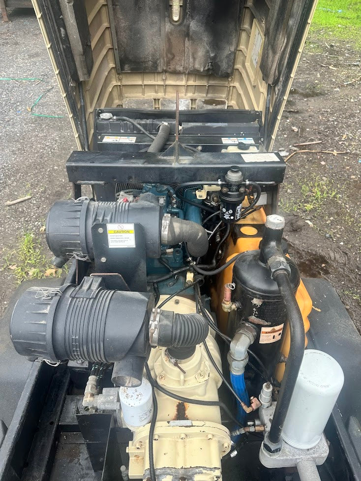 LATE MODEL Doosan C185 diesel 185cfm mobile air compressor NEEDS ENGINE WORK