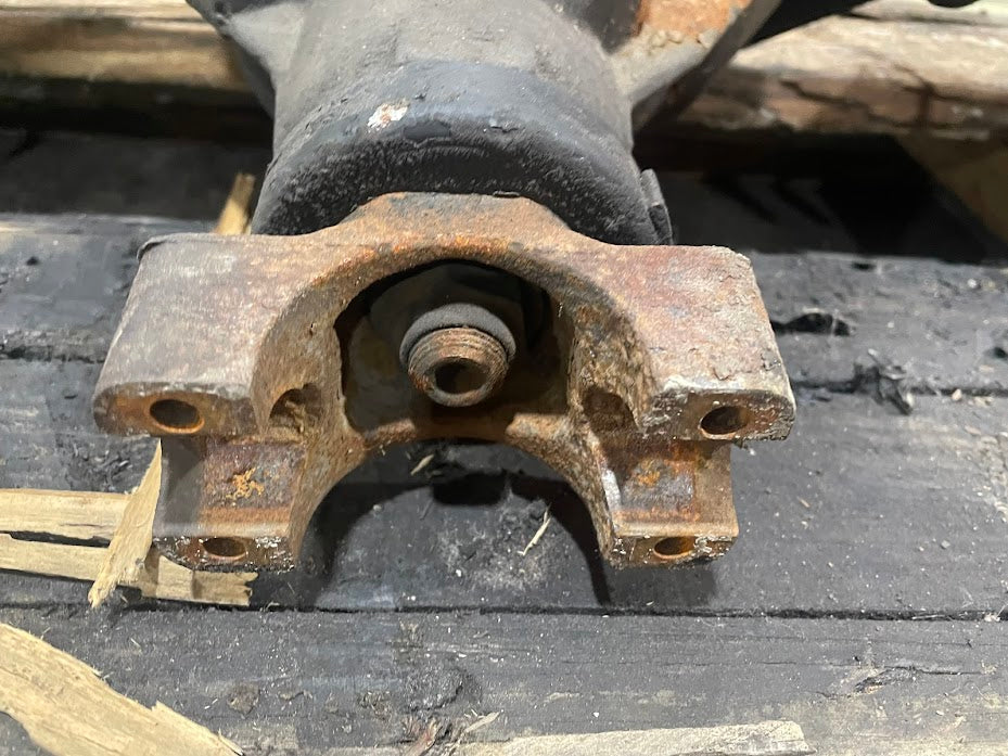2010-2017 Chevrolet Express / GMC Savana 2500 3500 Rear Axle Assembly 3.42 GU6 9.5" OEM 126K