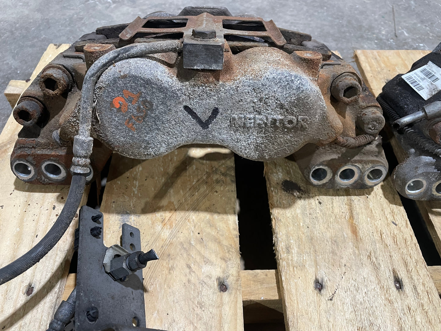 USED MERITOR LEFT FRONT CALIPER LC44 2011 AA SHEFFIELD 60450478001 2021 FORD F650 F750 (Copy)