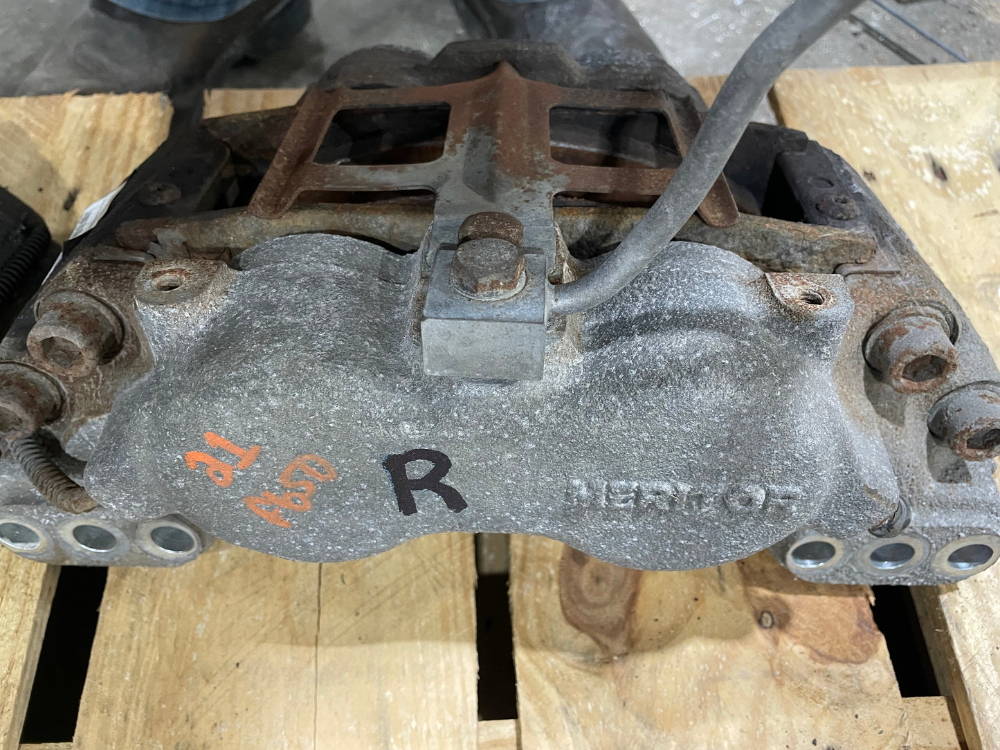 USED MERITOR RIGHT FRONT CALIPER LC44 2010 AA SHEFFIELD 60450479001 2021 FORD F650 F750