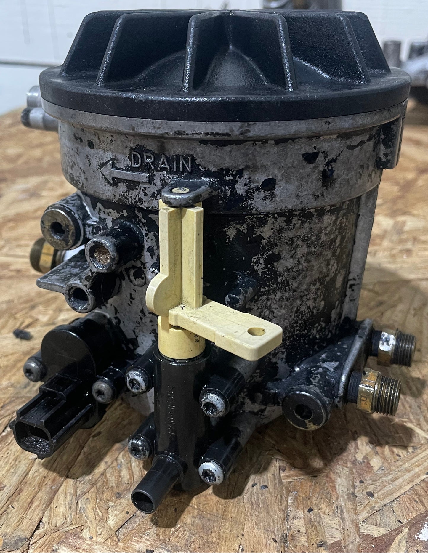 1999 -2003 7.3 POWERSTROKE FUEL BOWL USED OEM