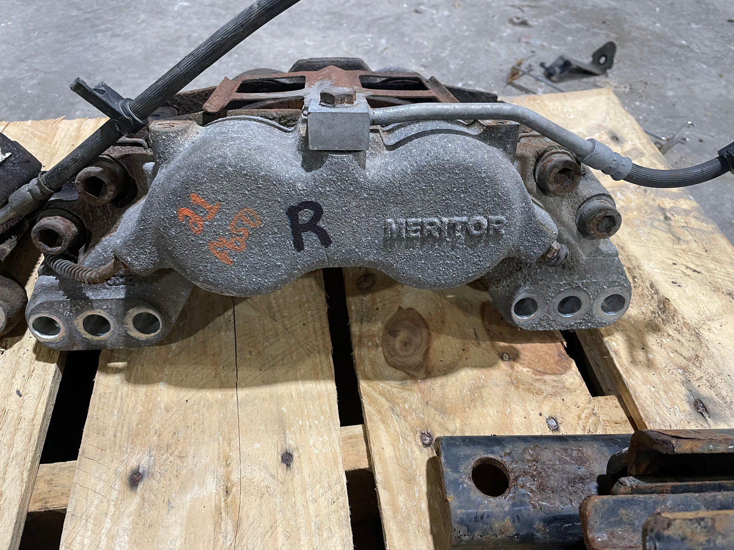 USED MERITOR RIGHT FRONT CALIPER LC44 2010 AA SHEFFIELD 60450479001 2021 FORD F650 F750