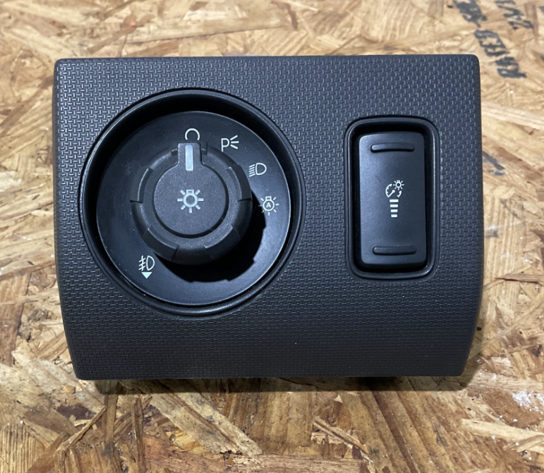 11-16 Ford F-250/350 Auto Headlight Switch Bezel OEM USED P# BC34-13D168A