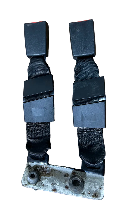 11-16 Ford F250 Crew Cab Rear RH and LH Side 2nd Row Seat Belt Buckle Black  USED OEM P#33035774C