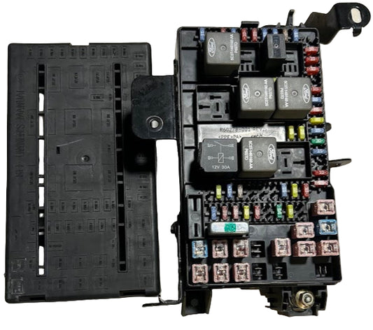 2003-2007 Ford F250 F350 F450 F550 Fuse Box 5C3T-14A067-AE USED OEM