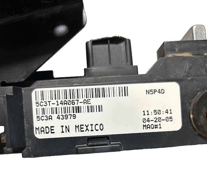 2003-2007 Ford F250 F350 F450 F550 Fuse Box 5C3T-14A067-AE USED OEM