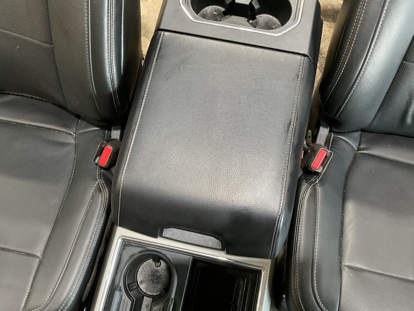 17-2022 FORD F250,F350,F450,F550 CREW CAB LARIAT LEATHER SEATS WITH CONSOLE