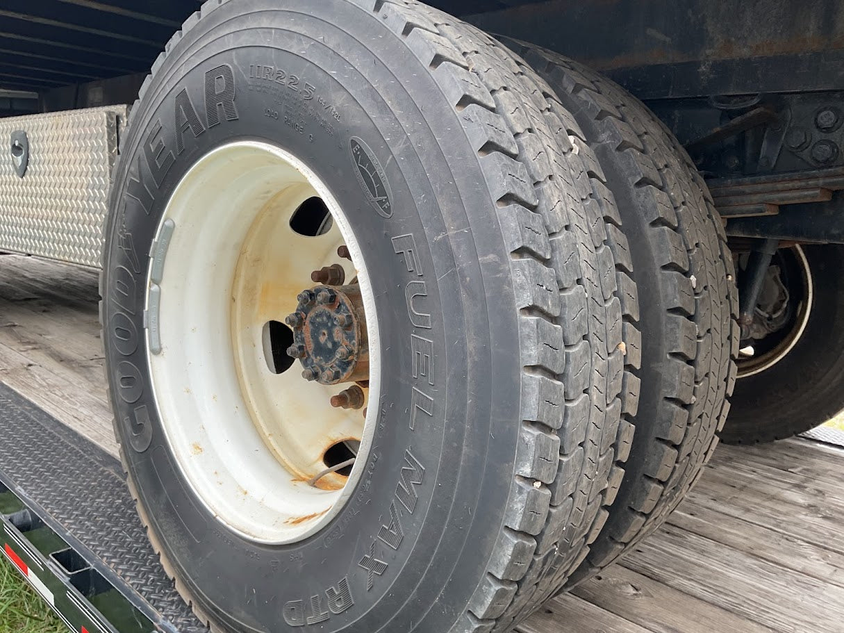(4) GOOD USED GOODYEAR FUEL MAX RTD 11R 22.5 WITH WHEELS