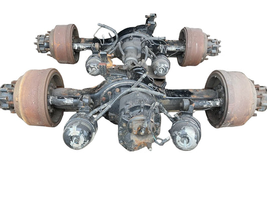 2020 international SEMI NAVISTAR L2 MERITOR rear axle and power divider 2.79 gear ratio