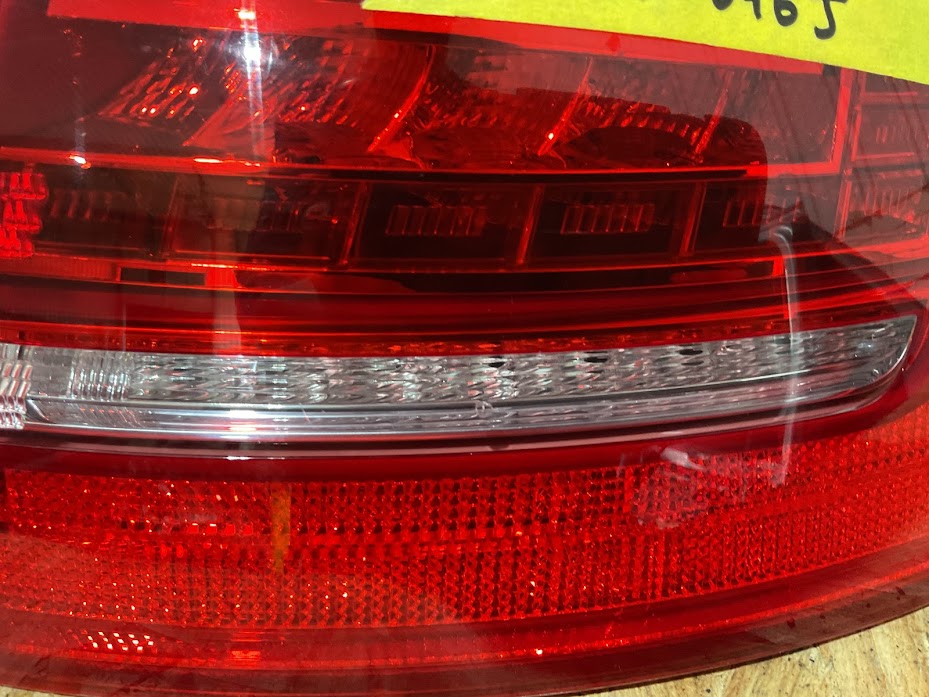 2008-2010 AUDI A8/S8 RIGHT OUTER TAIL LIGHT 4E0-945-096 J
