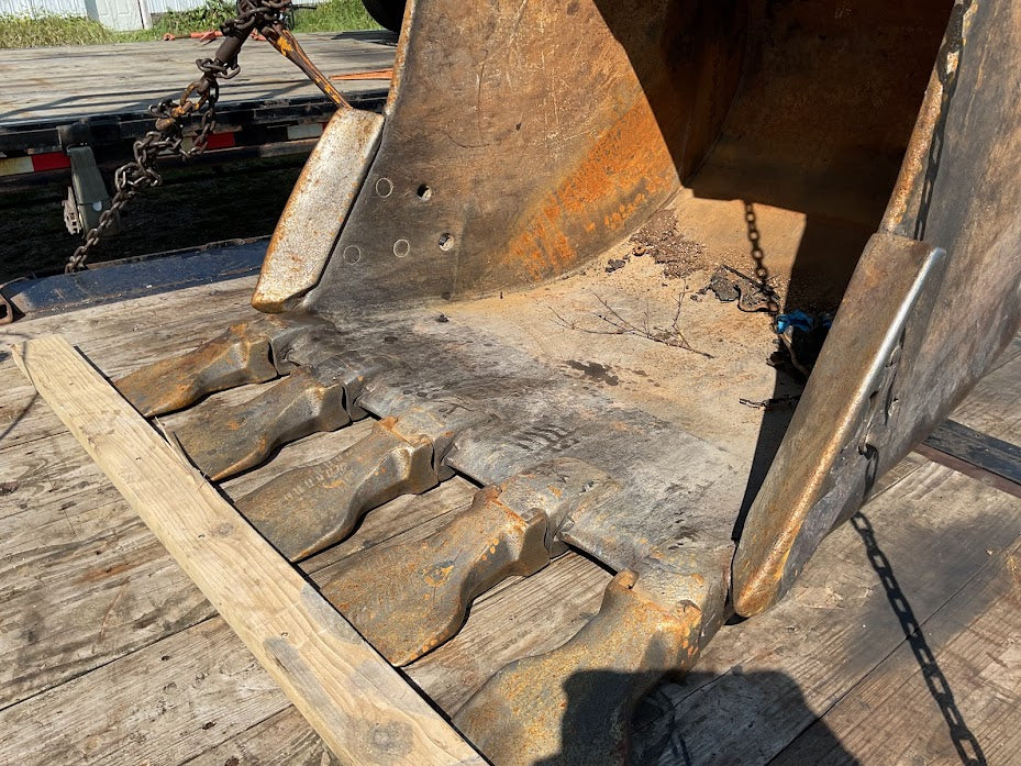 USED ESCO EXCAVATOR 40 INCH BUCKET REMOVED FROM A LINK BELT 3400