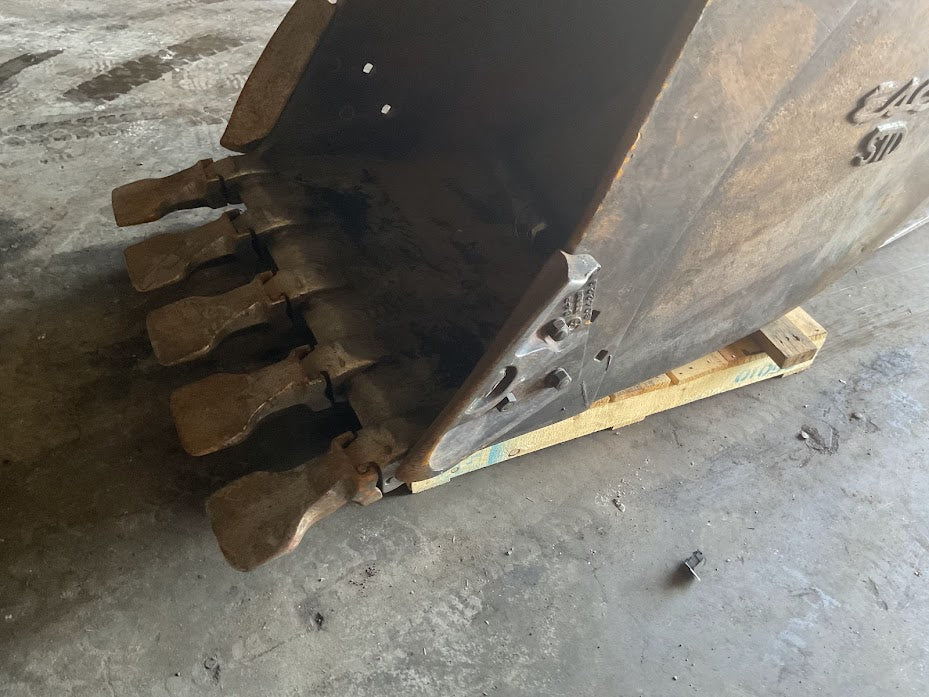USED ESCO EXCAVATOR 40 INCH BUCKET REMOVED FROM A LINK BELT 3400