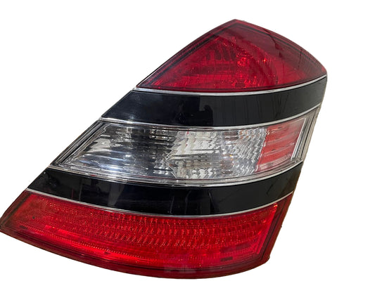 2007-2009 MERCEDES TAIL LIGHTS RIGHT AND LEFT S550 S63 S600 S65 W221