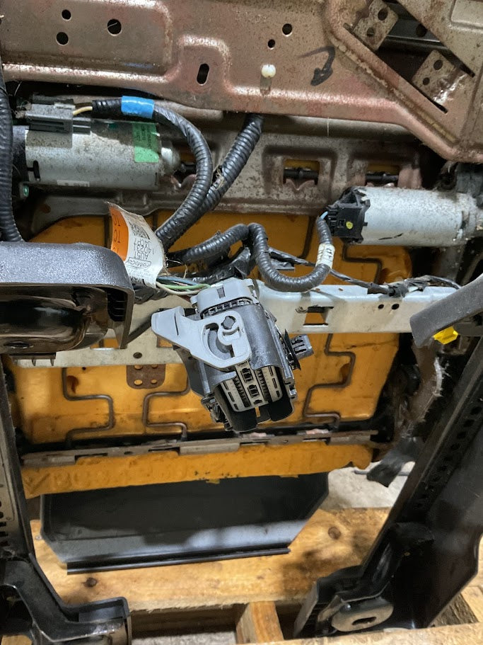 11-16' F-250/350/450/550 & 15-24' F-650/750 XL/XLT Models Powered Divers Side Lower Seat Cushion Gray OEM USED