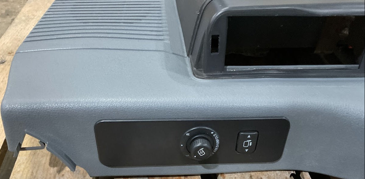 11-16 Ford F-250-750 Super Duty Interior Front Left Door Trim Panel OEM USED P#GC3B 2523943 BG39MC