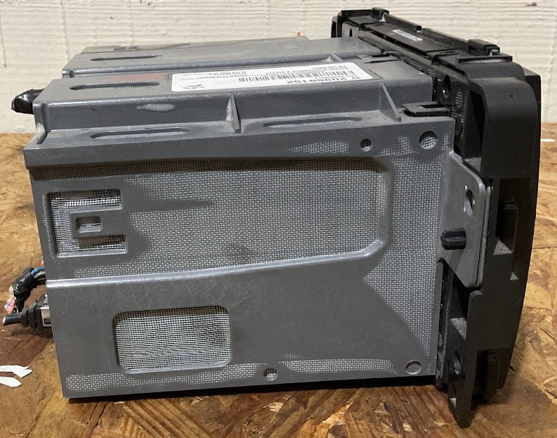 Chevrolet & GMC Radio Plug and Play USED OEM  P# 20968152