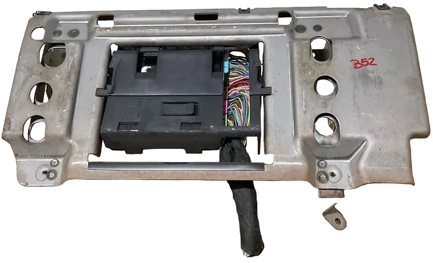 GM Body Control Module BCM W/ Bracket  USED OEM P# 22915543