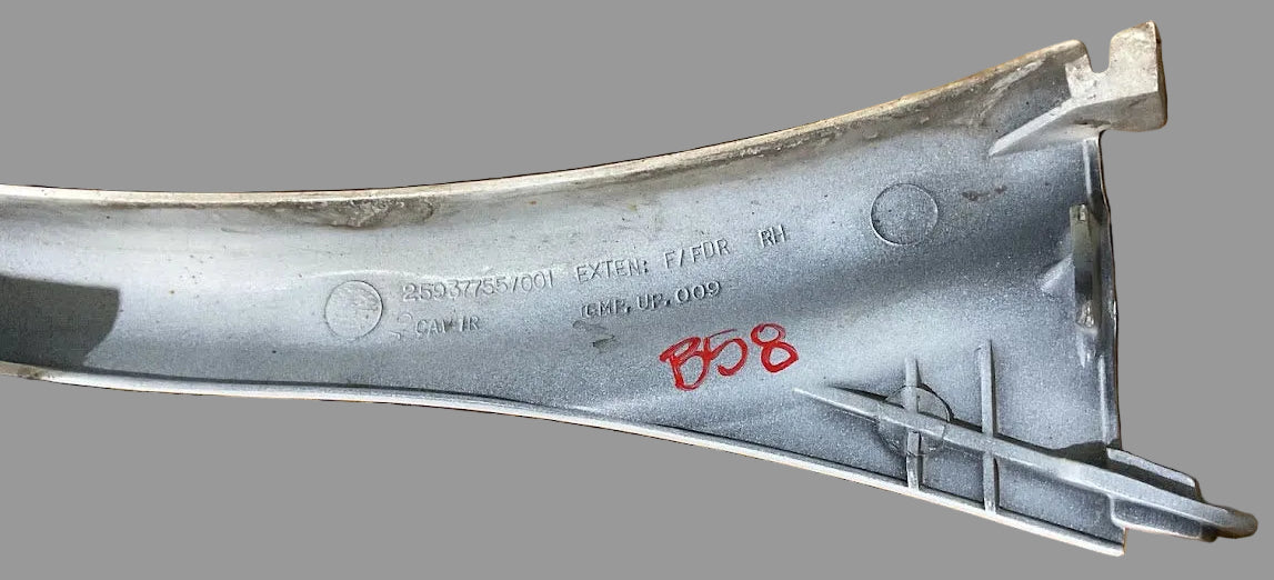 96-25 Chevrolet Express & GMC Savana Right Side Fender Extension Bracket USED OEM P#25937755