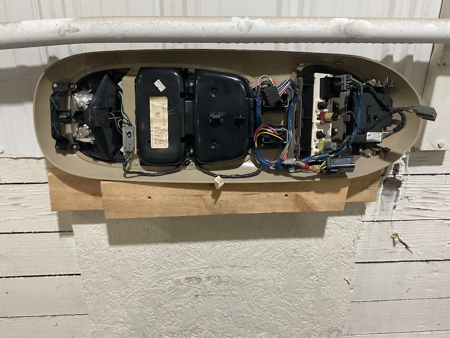 2005 Ford Excursion Overhead Console OEM w/ Compass Display & Driver Info Center – Map Lights Work